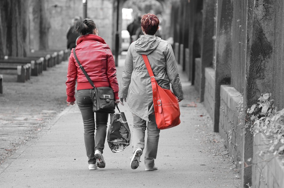 5 Amazing Benefits of Walking for Post-Menopausal Women