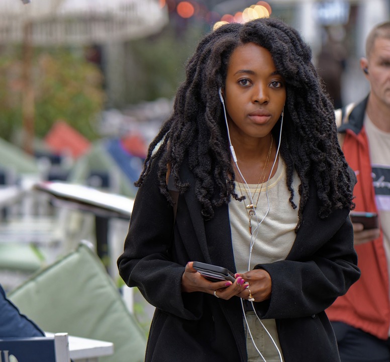 5 Amazing Benefits of Walking for Post-Menopausal Women