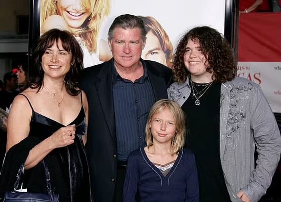 A photo of Pam Van Sant, her late husband Treat Williams, their son Gillie and daughter Ellie