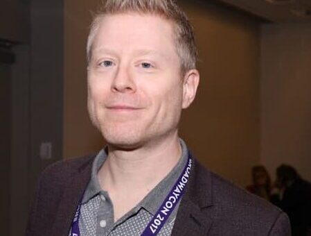 A photo of Anthony Rapp