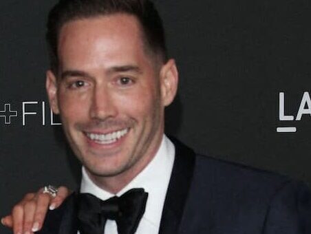 A photo of Carter Reum