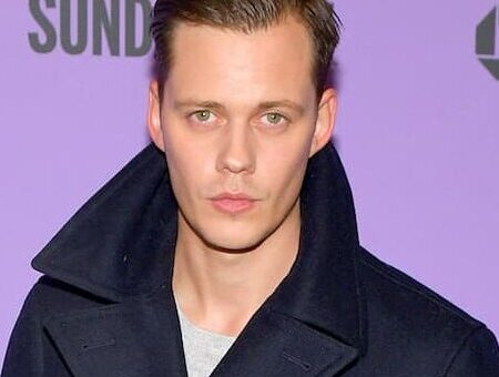 A photo of Bill Skarsgard
